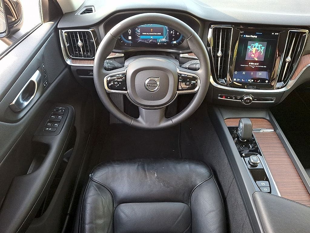 2024 Volvo S60 B5 Plus Dark Theme
