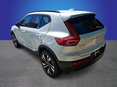 2024 Volvo XC40 B5 Plus Dark Theme