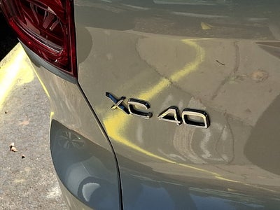 2024 Volvo XC40 B5 Plus Dark Theme