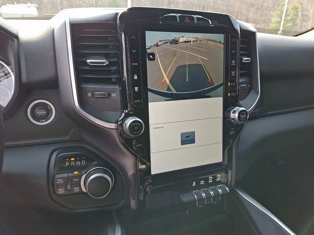 2022 RAM 1500 Big Horn Crew Cab 4x4 5'7' Box