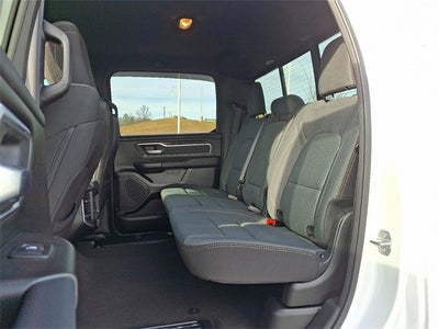 2022 RAM 1500 Big Horn Crew Cab 4x4 5'7' Box