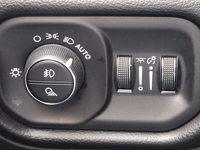2023 RAM 1500 Laramie Crew Cab 4x4 5'7' Box