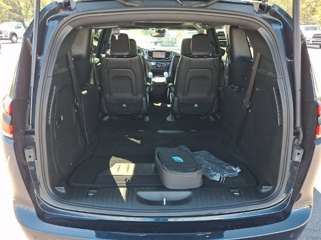 2024 Chrysler Pacifica Hybrid Premium S Appearance Pkg