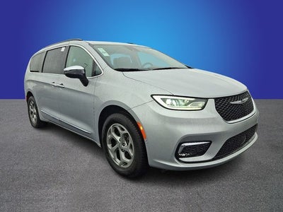 2023 Chrysler Pacifica Limited AWD