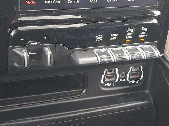 2020 RAM 3500 Laramie Crew Cab 4x4 6'4' Box