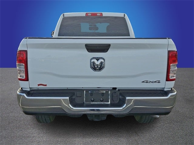 2022 RAM 2500 Tradesman Crew Cab 4x4 6'4' Box