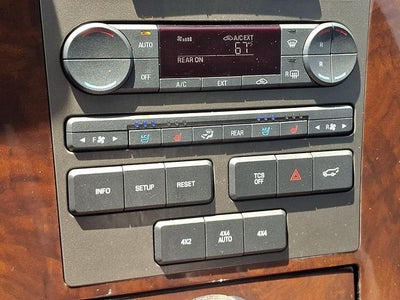 2013 Lincoln Navigator Base
